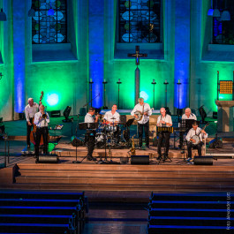 Bergstraße leuchtet