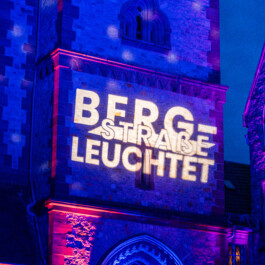 Bergstraße leuchtet